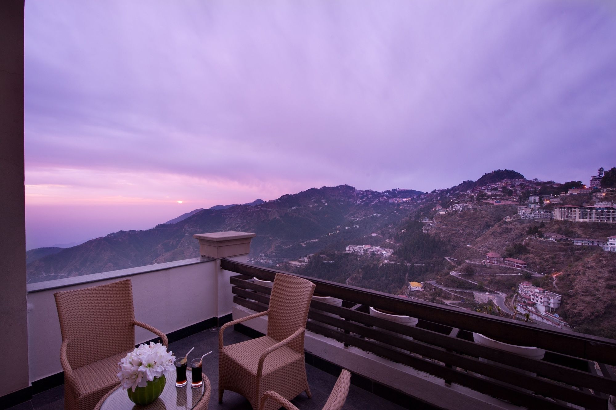 Royal Orchid Fort Resort Mussoorie Exteriér fotografie