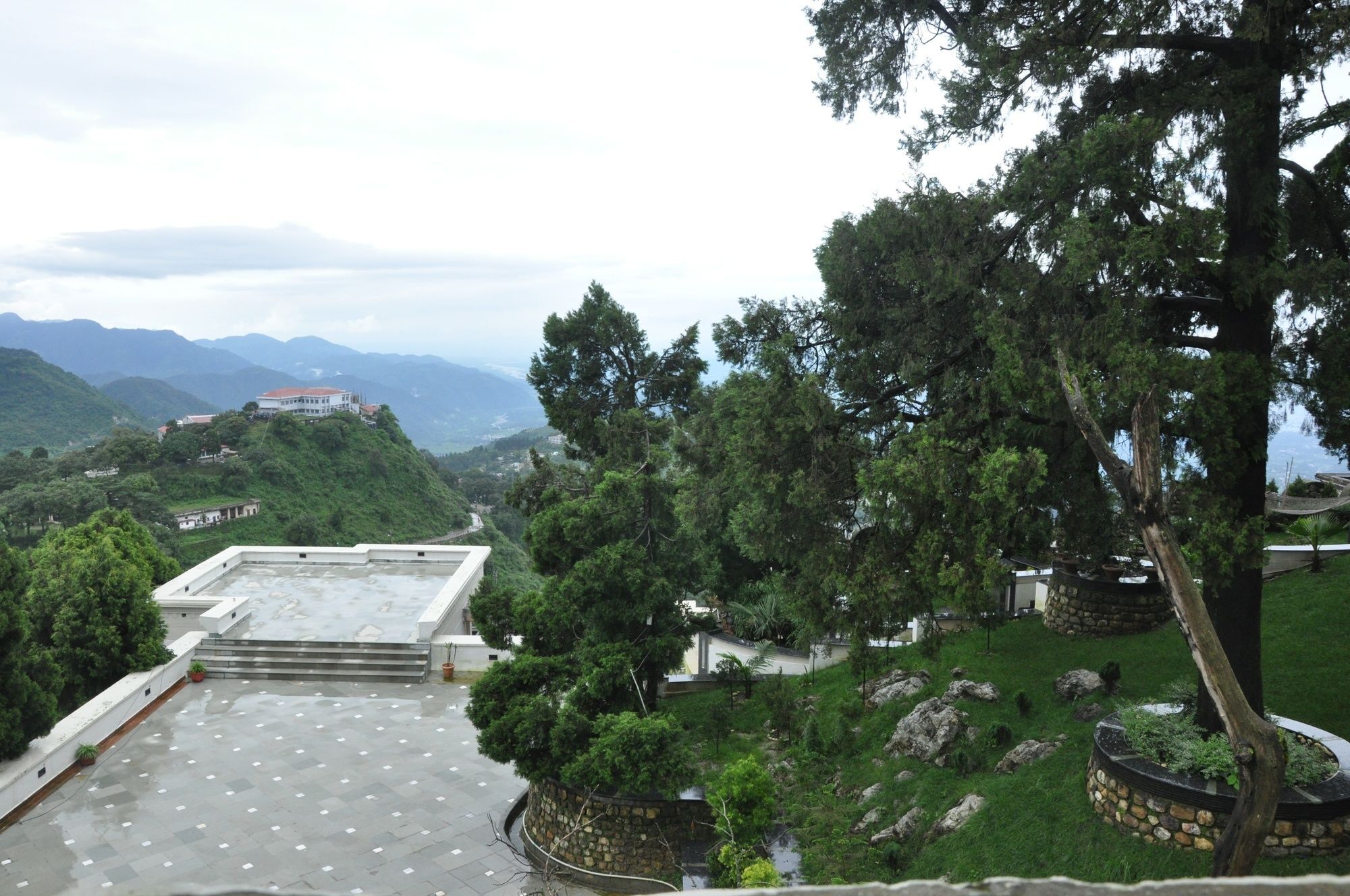 Royal Orchid Fort Resort Mussoorie Exteriér fotografie